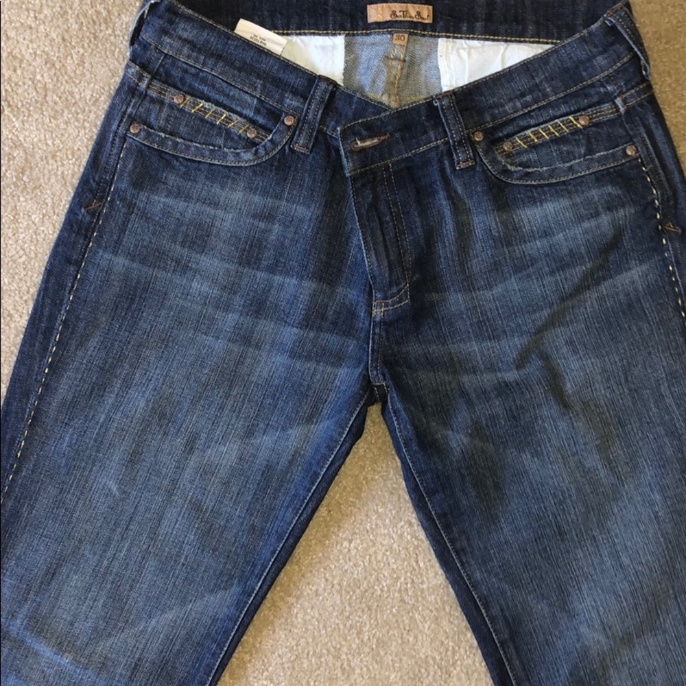 Medium wash jean